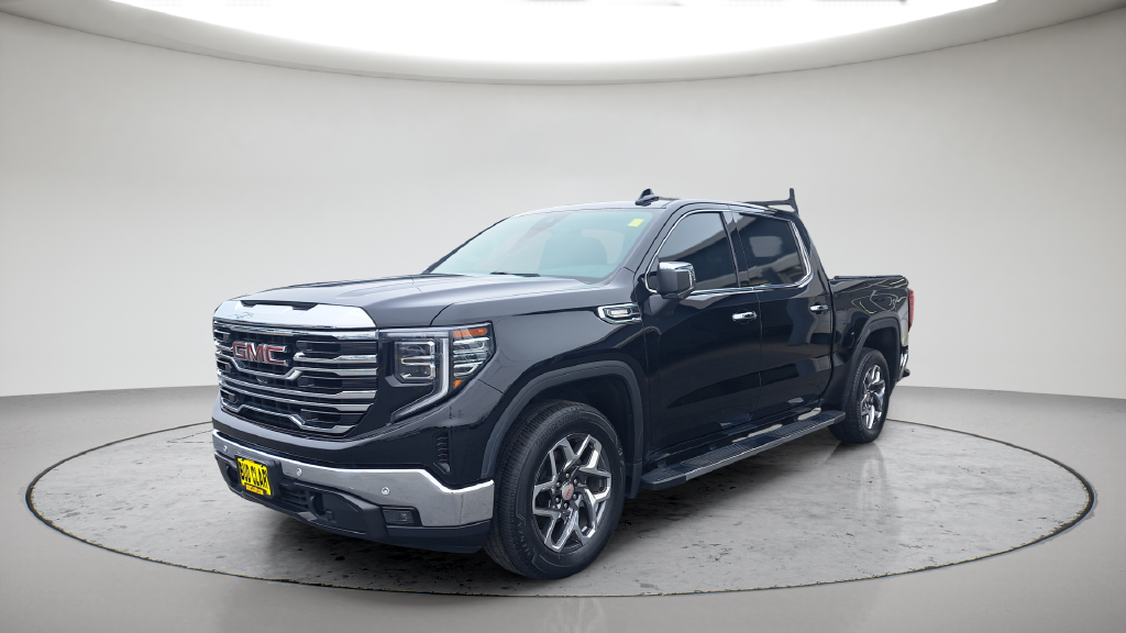 Used 2024 Onyx Black GMC SLT image 1