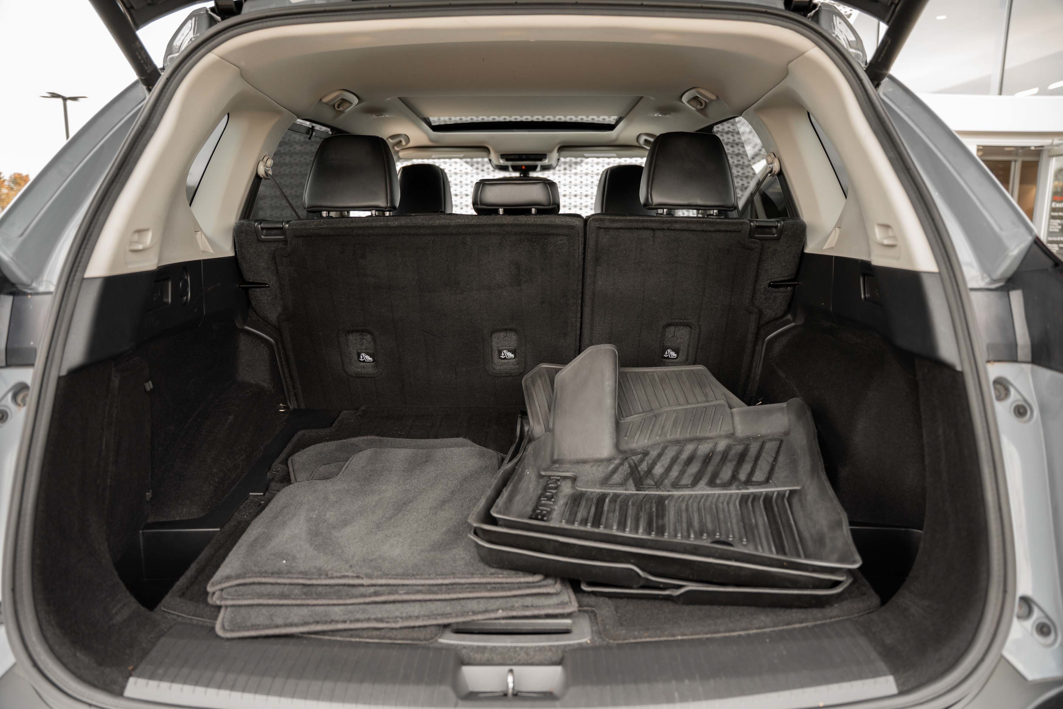 Used 2021 Boulder Gray Pearl Nissan SL image 18