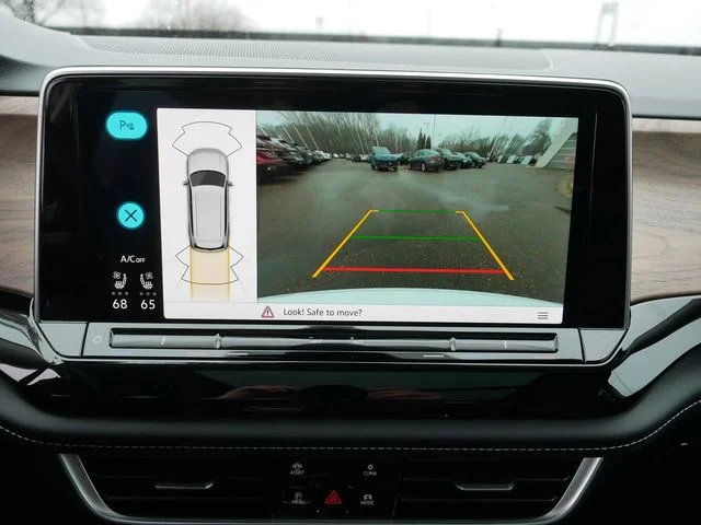 New 2026 White Volkswagen SE w/Technology image 12