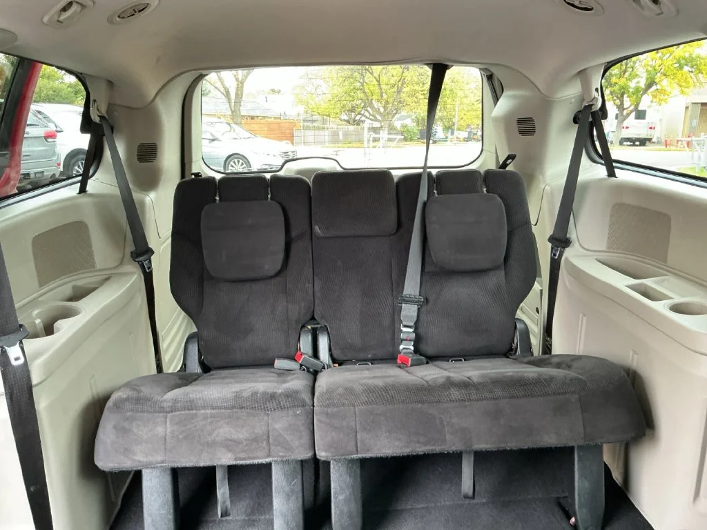 Used 2014 Red Dodge SXT image 31
