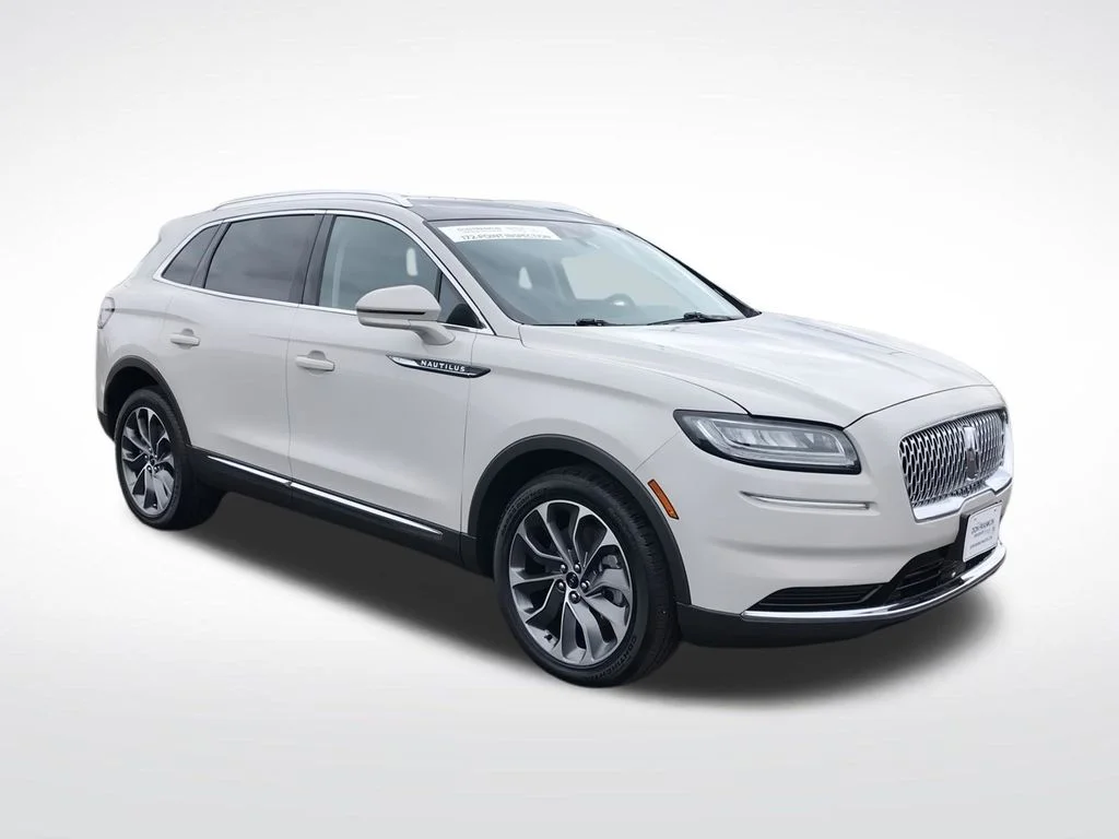 Used 2022 White Lincoln Reserve image 3