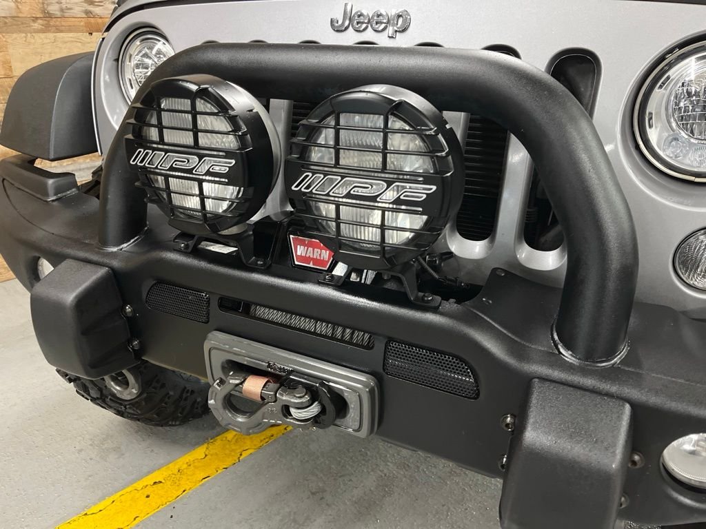 Used 2014 Billet Metallic Clearcoat Jeep Unlimited Rubicon image 16