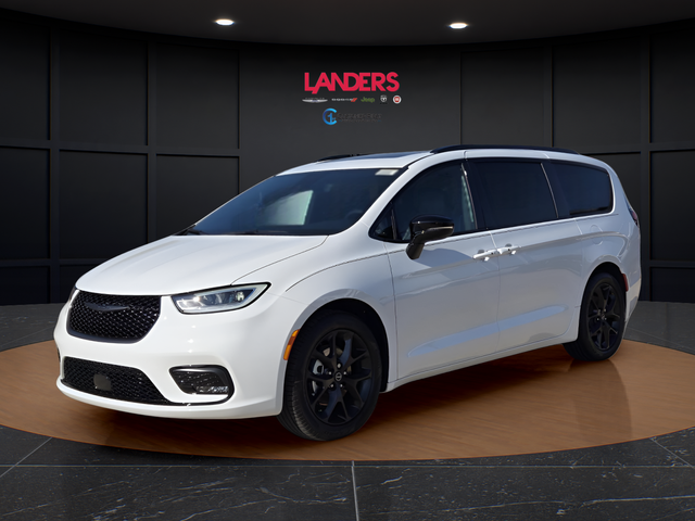 2026 Chrysler Pacifica Limited's photo