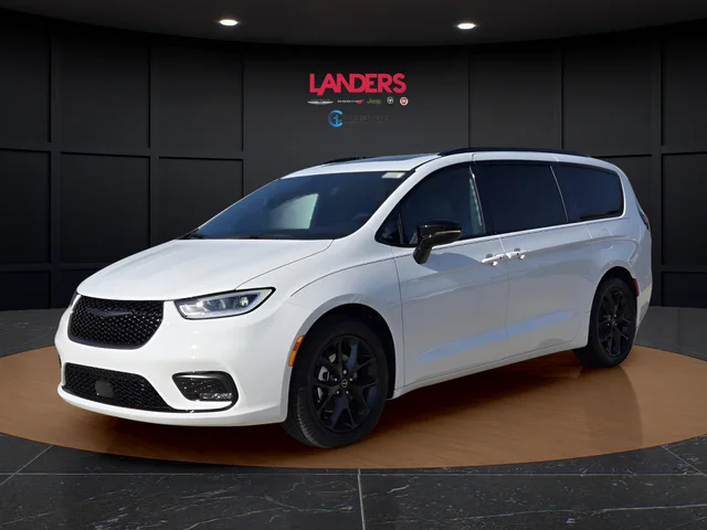 2026 Chrysler Pacifica Limited's photo