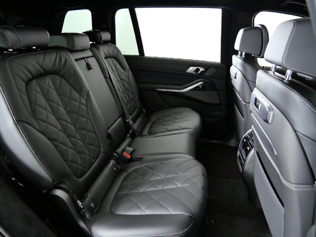 2026 BMW X7 40i - Photo 27