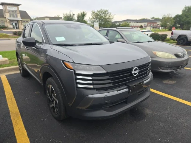 Used 2025 Gray Nissan SV image 1