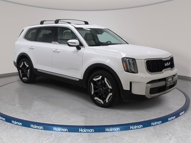 Used 2024 White Kia EX image 4