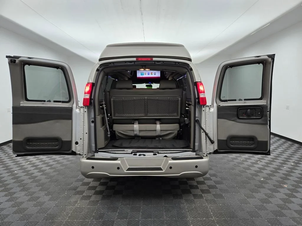 2023 Chevrolet Express Cargo Work Van - Photo 6