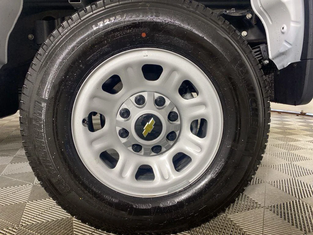 Used 2025 Summit White Chevrolet Work Truck image 9