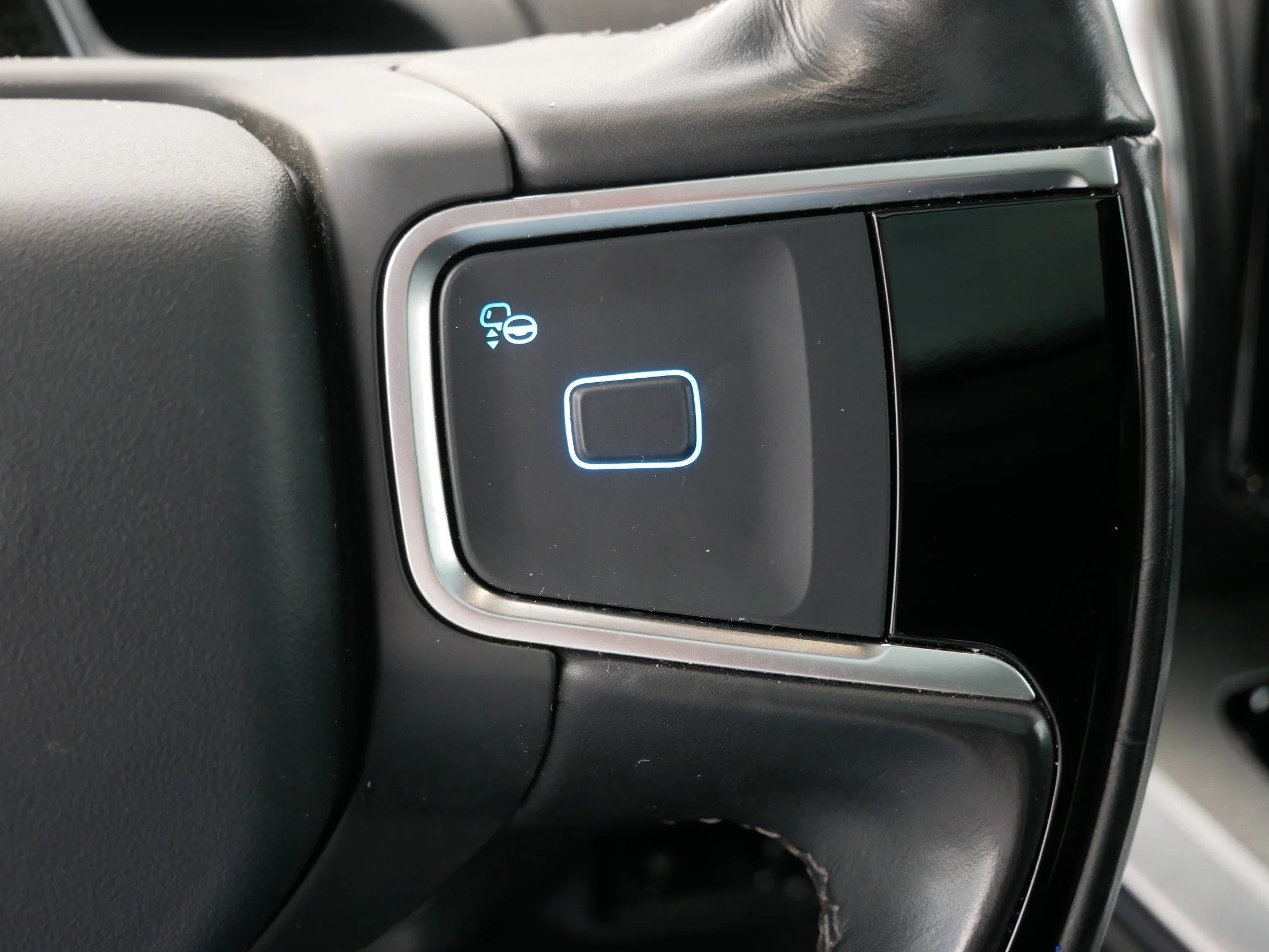 Used 2025 Agate Black Metallic Ford Platinum image 34