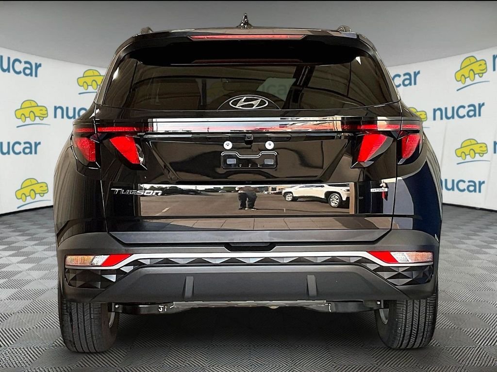 Used 2024 Black Hyundai SEL image 5