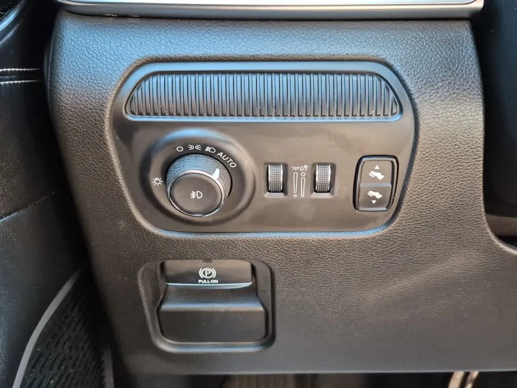 Used 2024 Baltic Gray Metallic Clearcoat Jeep Series II Carbide image 20