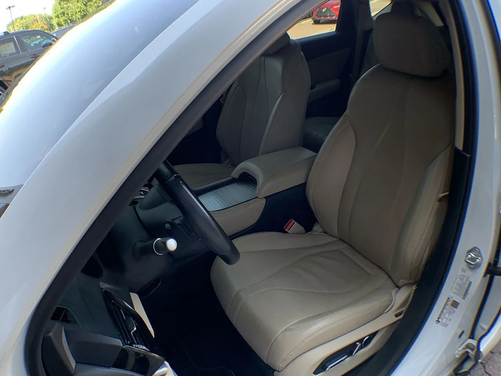 Used 2021 PLAT WHT/EBONY Acura w/Technology Package image 11