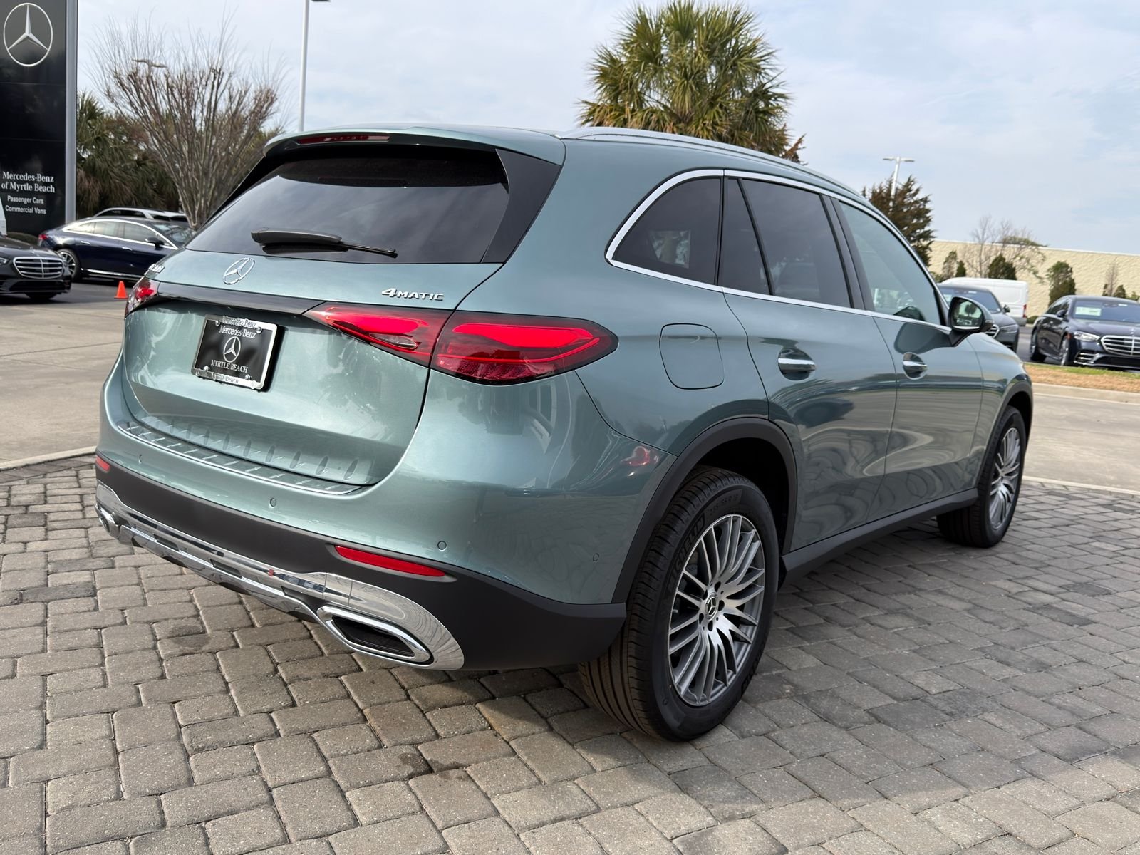 New 2026 Verde Silver Metallic Mercedes-Benz GLC 300 image 9