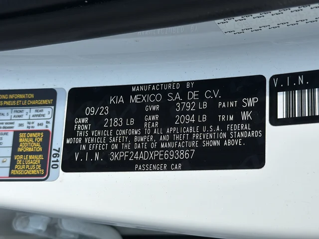 Used 2023 White Kia LXS image 25