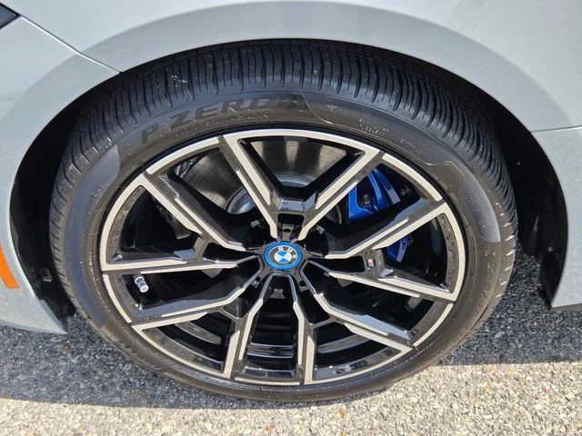 Used 2023 Gray BMW eDrive40 image 28