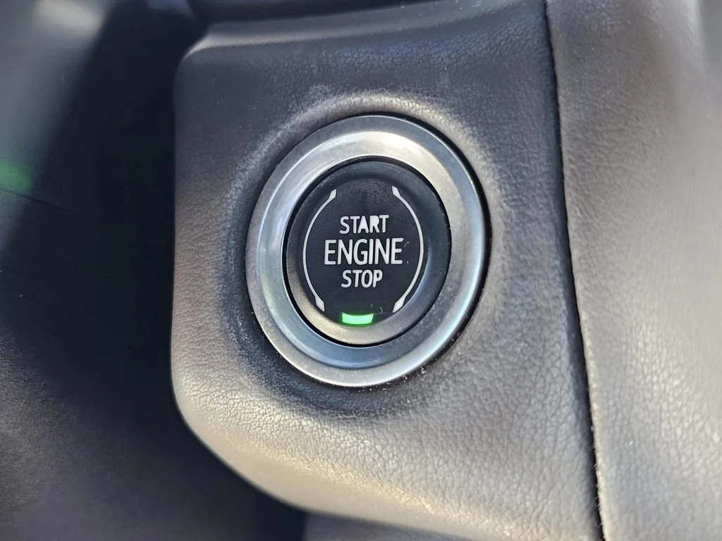 Used 2023 Summit White Chevrolet Z71 image 24