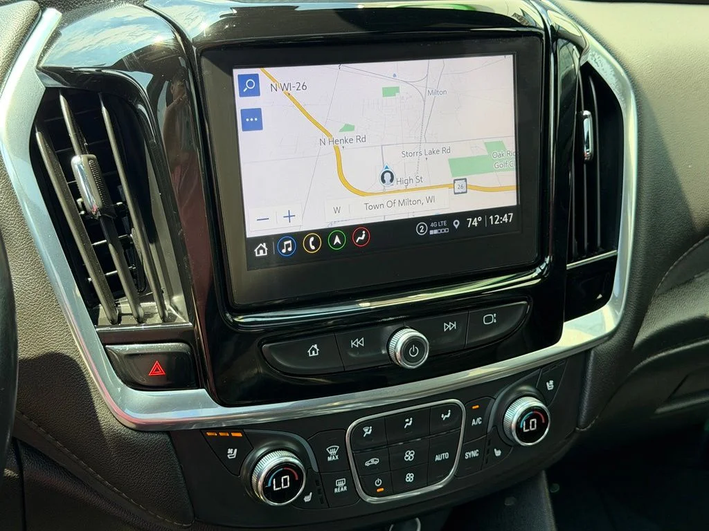 Used 2022 White Chevrolet High Country image 13