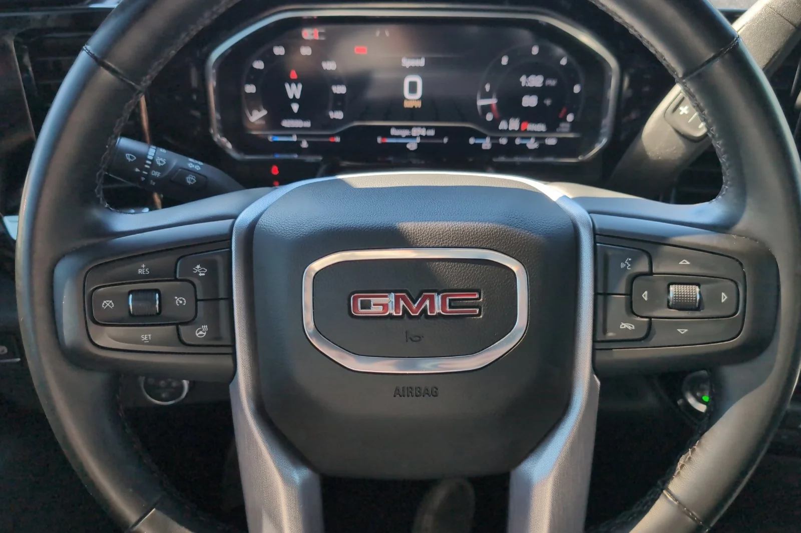 Used 2025 Summit White GMC SLT image 24