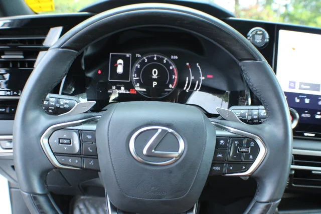 Used 2024 Eminent White Pearl Lexus RX 350 Luxury image 10