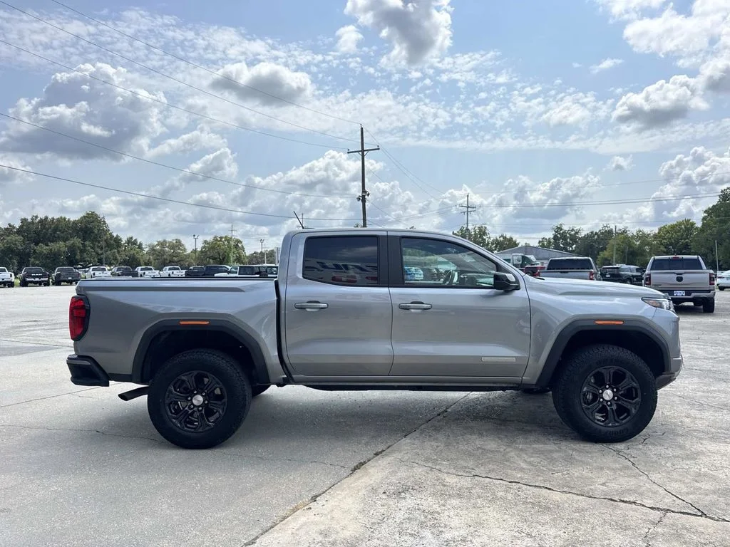 Used 2024 Silver GMC Elevation image 19