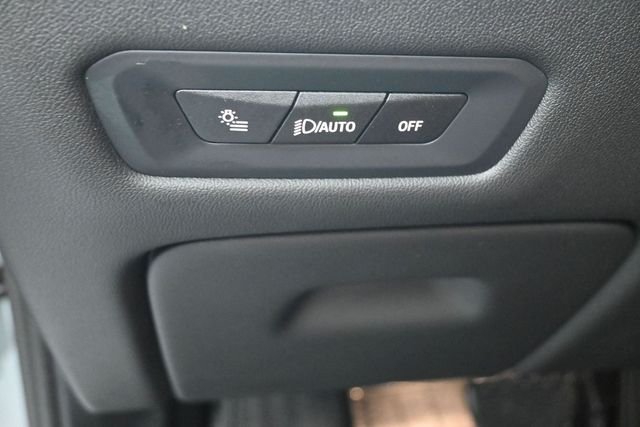 Used 2024 Gray BMW sDrive40i image 21