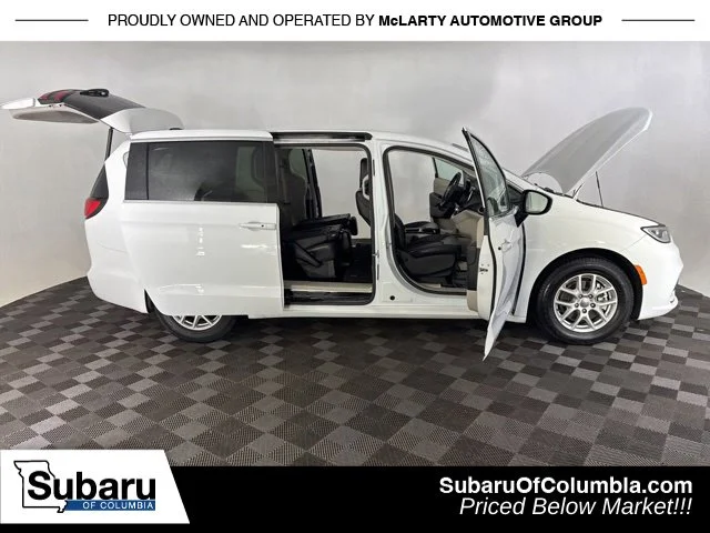 Used 2023 White Chrysler Touring L image 18