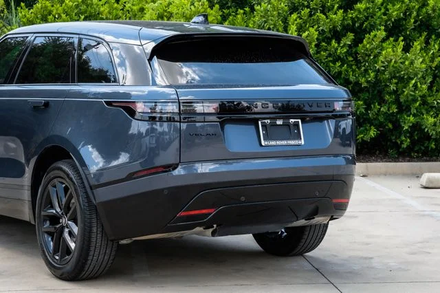 Certified Used 2025 Varesine Blue Metallic Land Rover Dynamic SE image 15