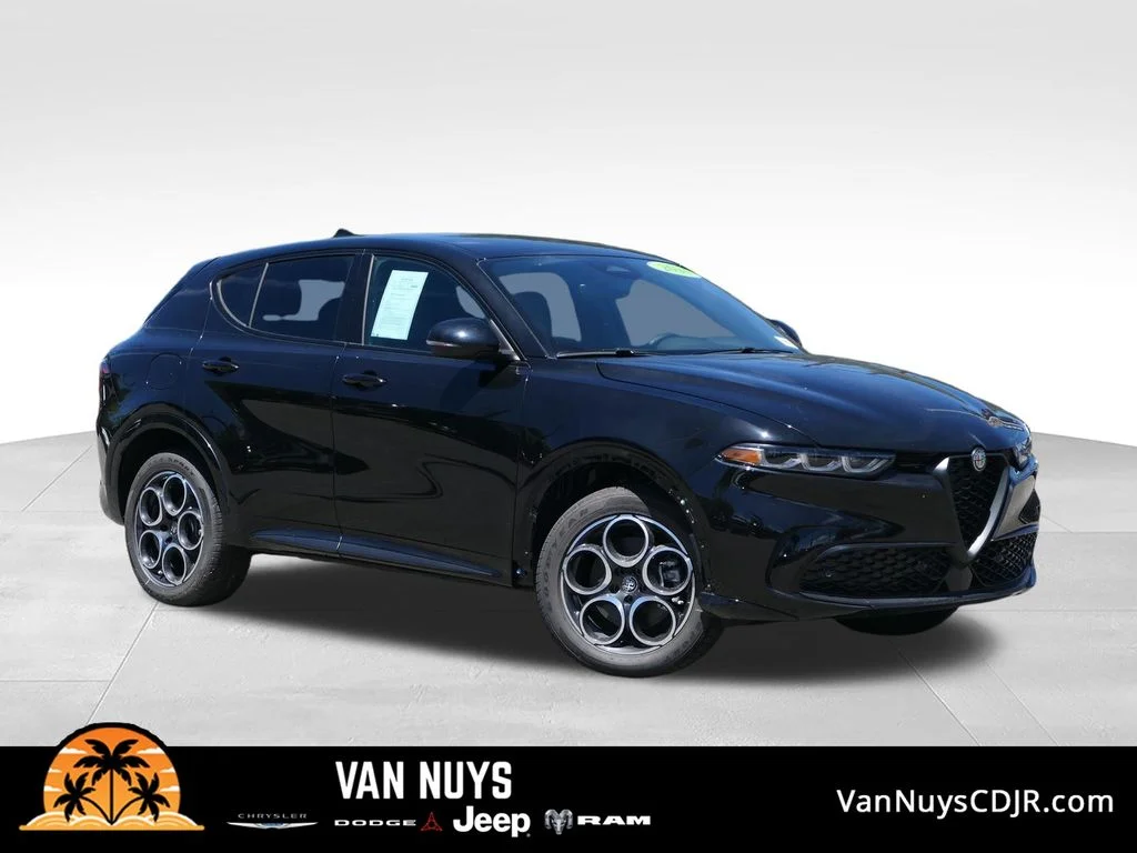 Used 2025 Black Alfa Romeo Base image 1
