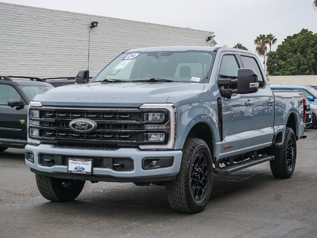 Used 2024 Gray Metallic Ford Lariat image 3
