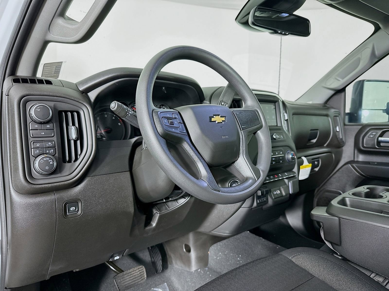 2025 Chevrolet Silverado 2500 HD Custom - Photo 9