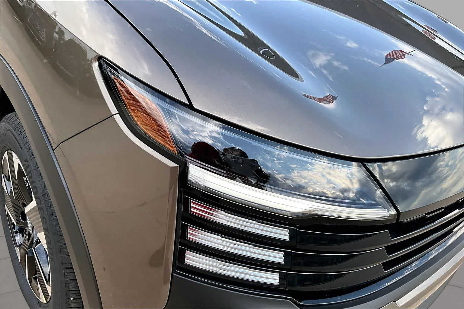 New 2026 Canyon Bronze Metallic Nissan SV image 13
