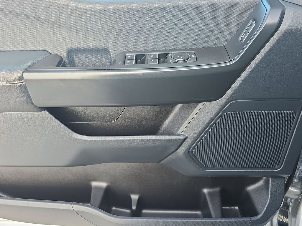 Used 2022 Silver Ford XL image 23