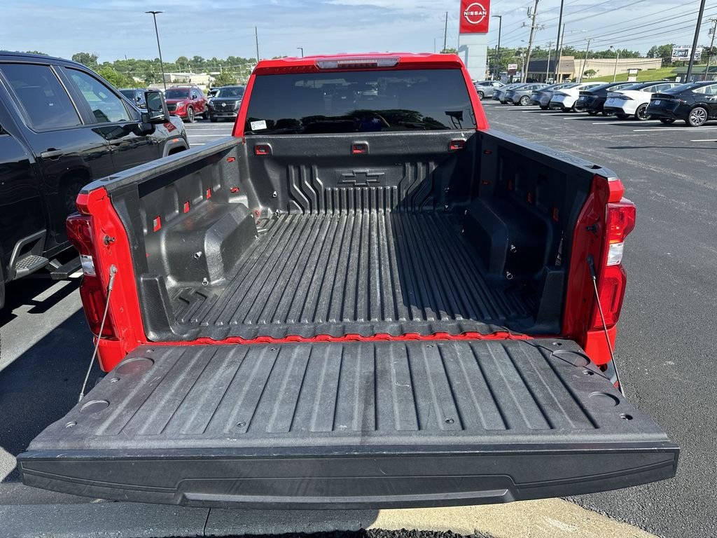Used 2021 Red Chevrolet Custom image 27