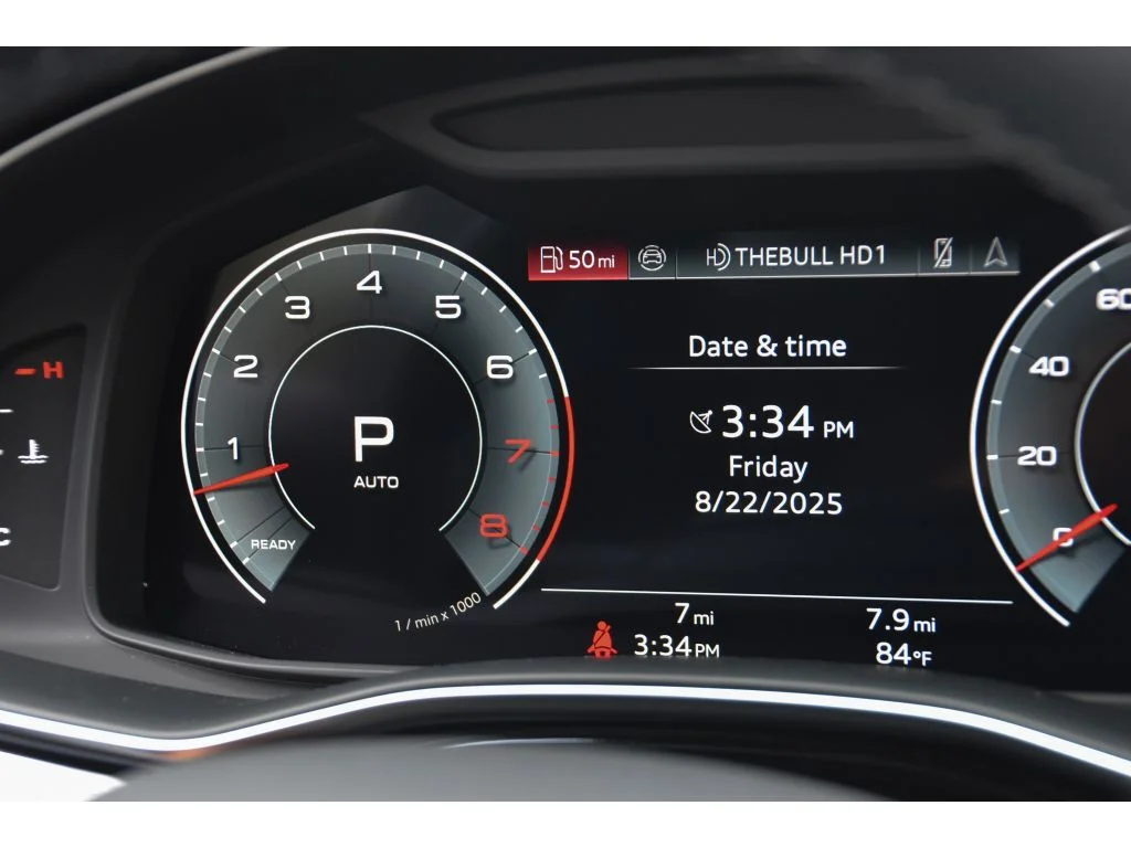 Used 2025 Gry Audi Premium Plus image 20