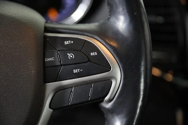 Used 2020 Gray Jeep Altitude image 6