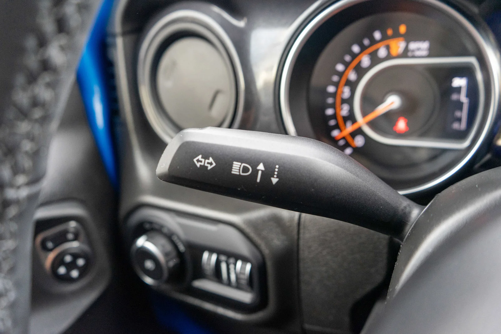 Used 2022 Hydro Blue Pearl Coat Jeep Unlimited Sport Altitude image 26