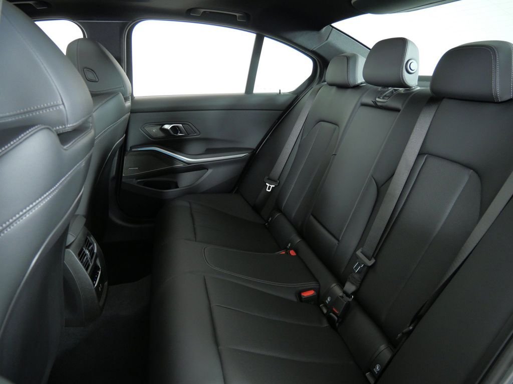 New 2026 Skyscraper Grey Metallic BMW 330i xDrive image 31