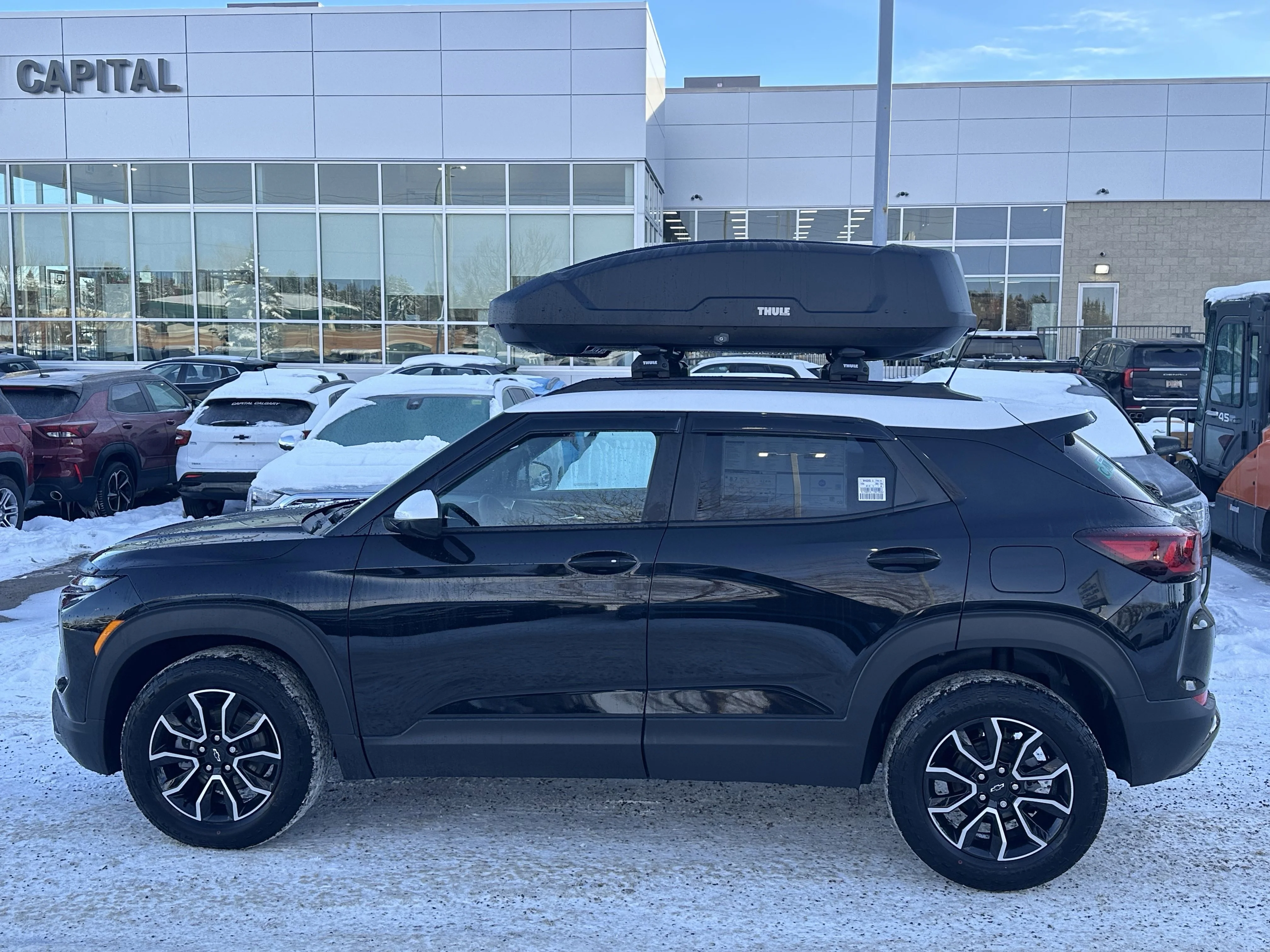 New 2026 Mosaic Black Metallic Chevrolet ACTIV image 3