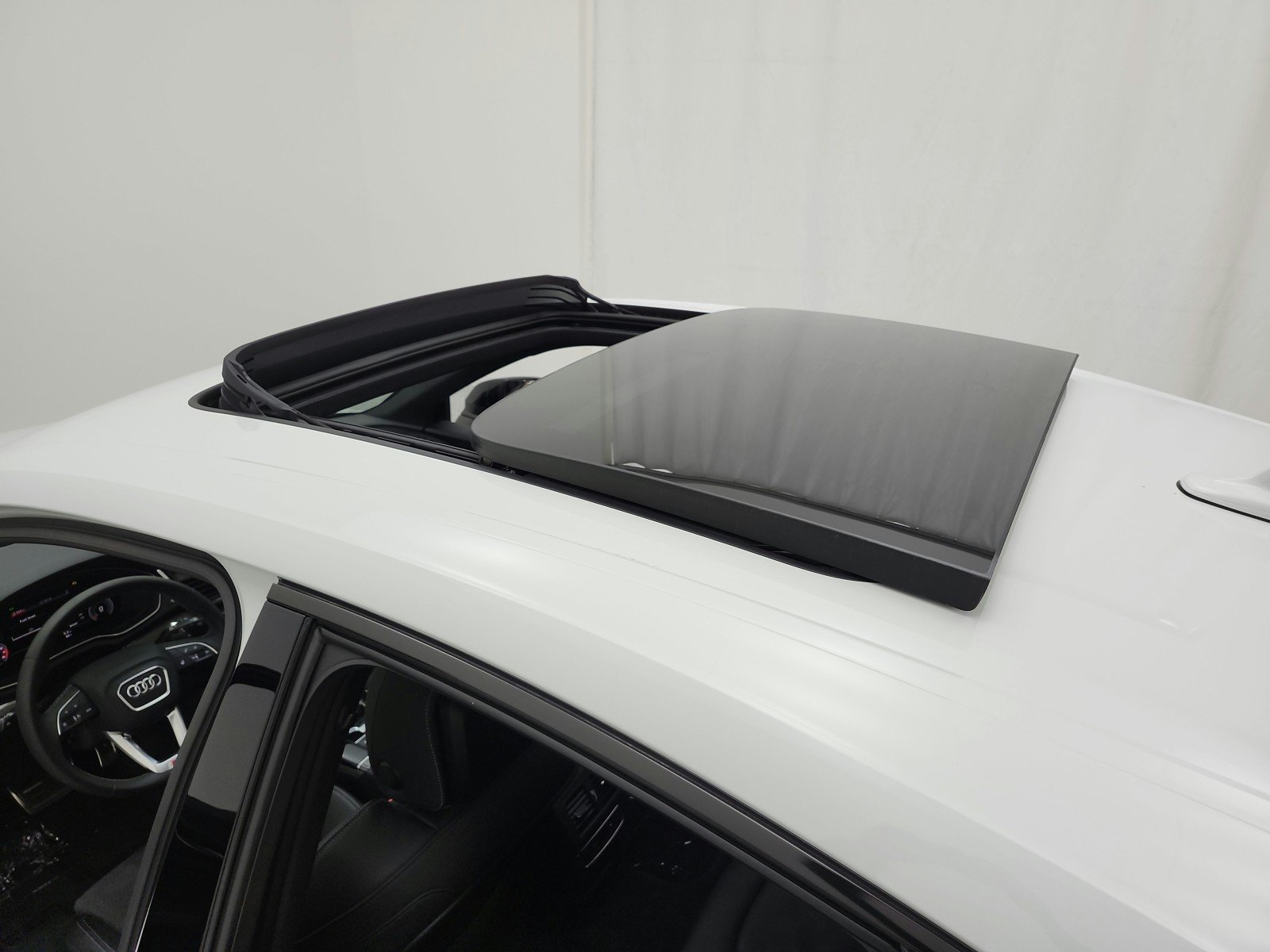 Used 2022 Glacier White Metallic Audi Premium Plus 3.0 TFSI quattro image 11