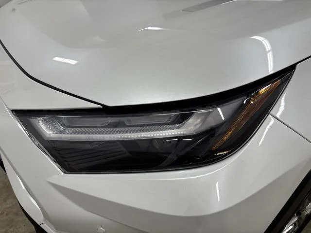 Used 2025 WIND CHILL PEARL Toyota  image 8
