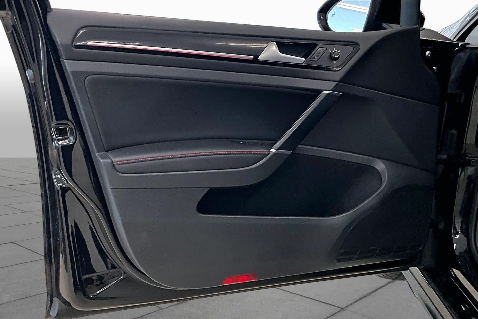 Used 2017 BLACK Volkswagen Autobahn image 19