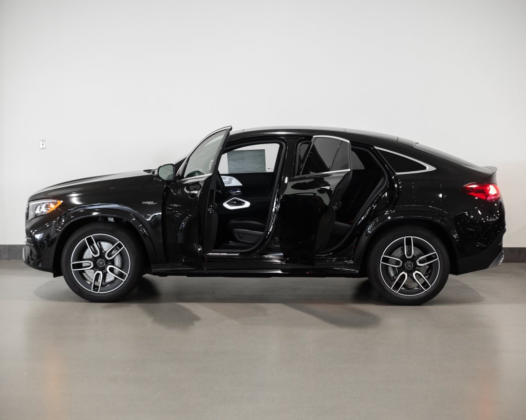 New 2027 Obsidian Black Metallic Mercedes-Benz GLE 53e AMG® image 3