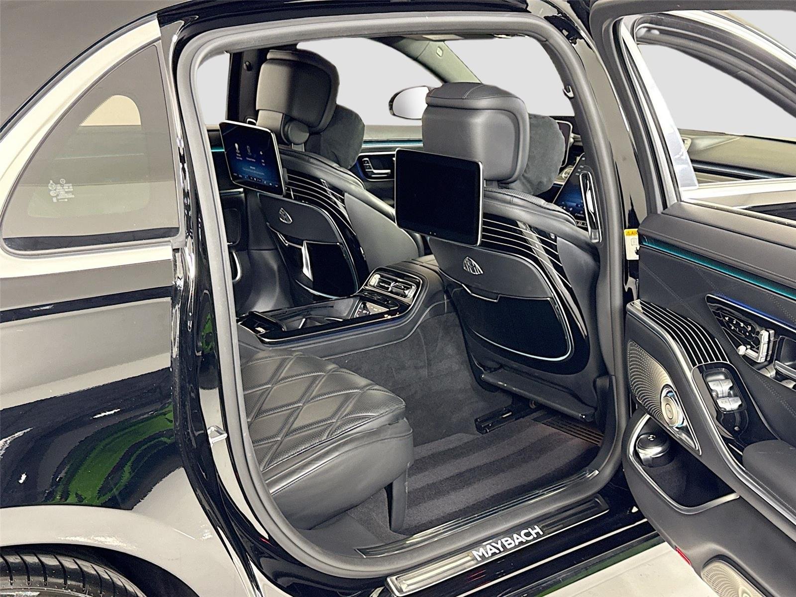 Used 2022 Black Mercedes-Benz Maybach S 580 | Exec Seating | Rear TVs image 32