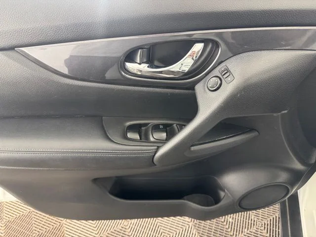 Used 2019 White Nissan SV image 18