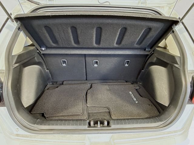 Used 2022 White Hyundai SEL image 27