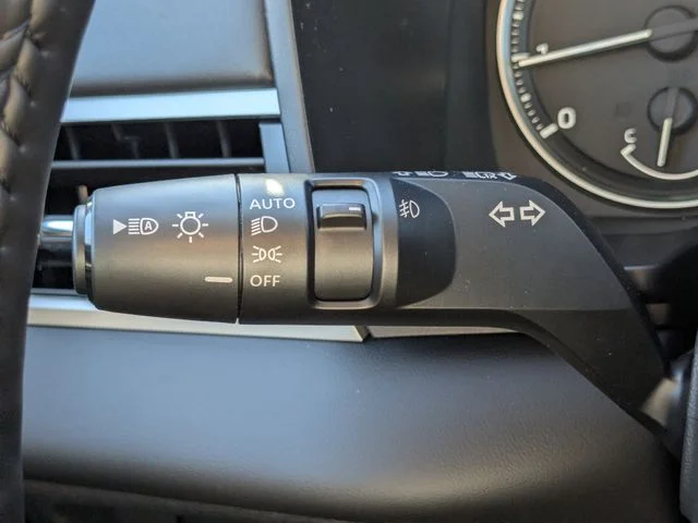 New 2026 Silver Mitsubishi SE image 31