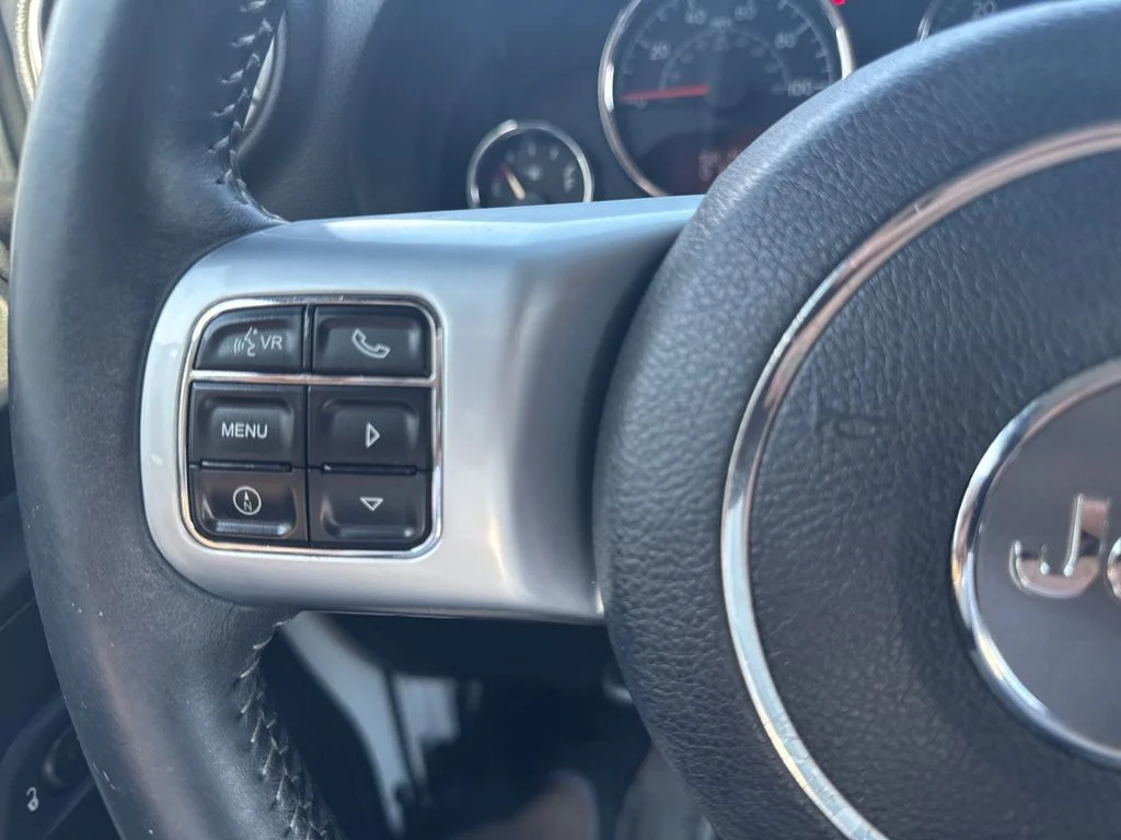 Used 2016 White Jeep Unlimited Rubicon image 18