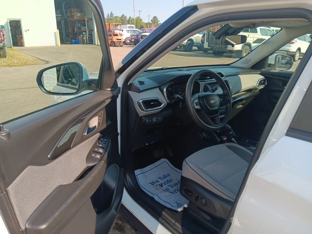 Used 2021 Summit White Chevrolet LT image 12