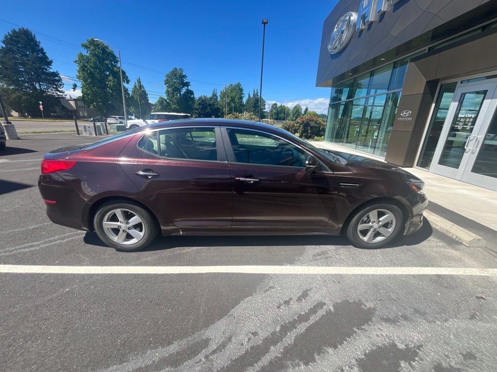 Used 2014 Red Kia LX image 4